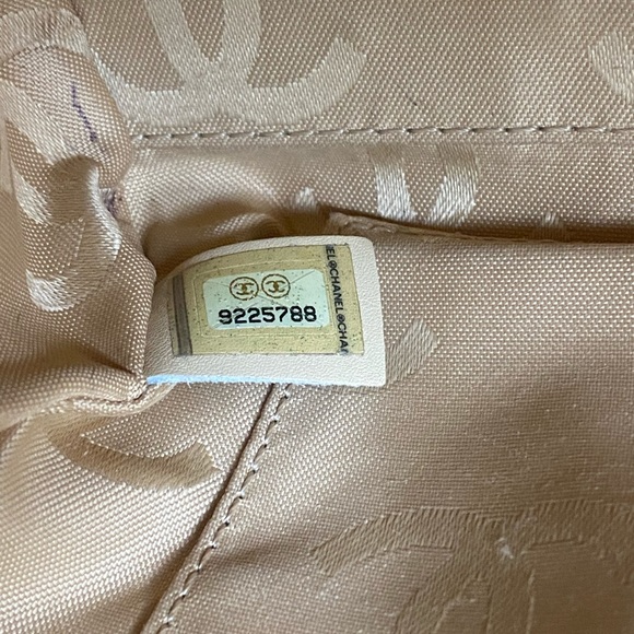 Authentic Vintage Chanel Bag - Picture 8 of 9